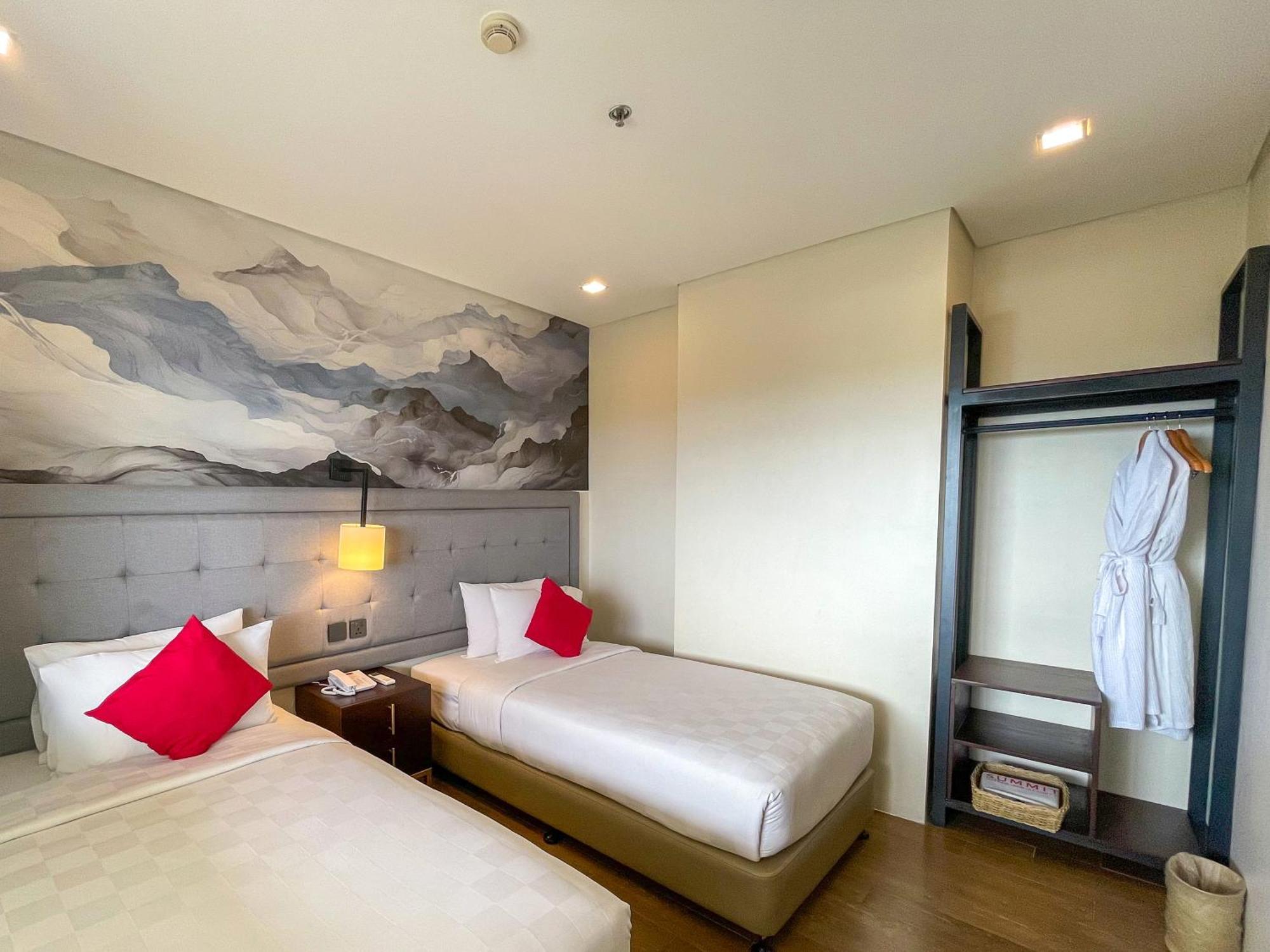 Hotel Summit Ridge Tagaytay - Newly Renovated à Tagaytay City Extérieur photo